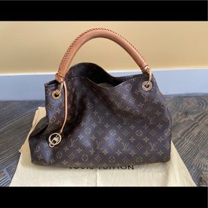 Louis Vuitton Artsy Bag